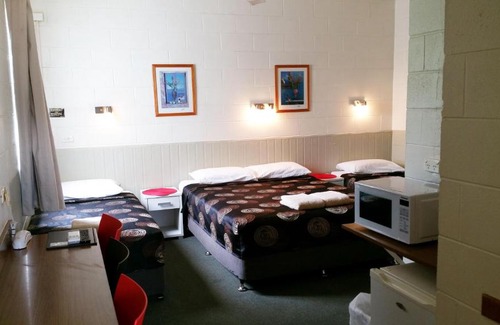 Emerald Hotel | A&A Lodge Motel