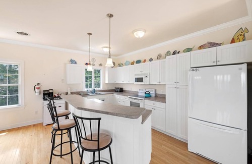 Town Bank House | A Bayfront Beauty in Historic Townbank 4 Bedroom 2.5 Bath sleeps 10