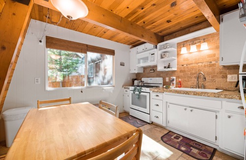 Big Bear Lake House | A Beary Happy Cabin - Walk to Lake & Village, Fireplace, Deck, Barbecue