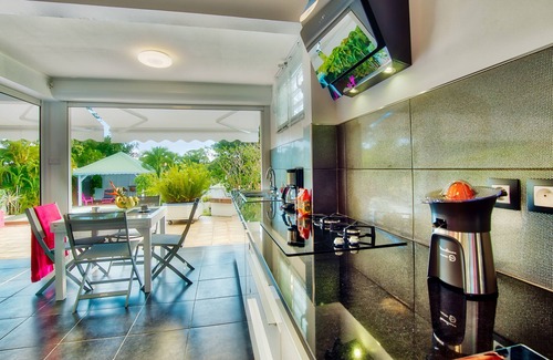 Sainte-Anne Apartment | A bright and spacious flat, balneo-swimming pool, between sea and countryside