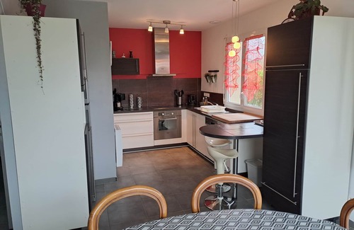 Porspoder House | A/C from 350€: House CLASSIFIED 4*; single-storey, seafront, enclosed garden, pets OK.