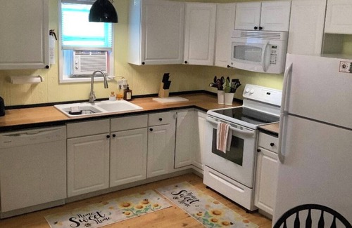 Pipestem Cabin | A cabin for the whole family, complete with washer & dryer and a swing set