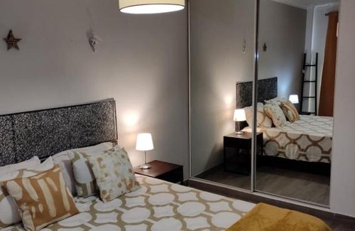 Setubal House | A Casa da Nocas- Quarto Yellow