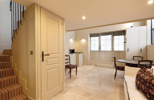 Saint-Thomas-d'Aquin House | A Charming 2-BR/2BA in Saint Germain