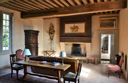 Chapeau Other | A charming and cozy little castle, surrounded by ponds. Nature, calm .