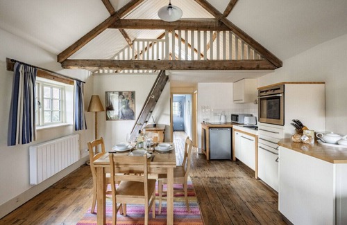 Cley next the Sea Apartment | A charming first floor hayloft