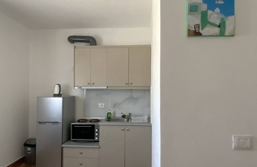 Ksamil Apartment | A comfortable home-away-from-home experience, close to everything.