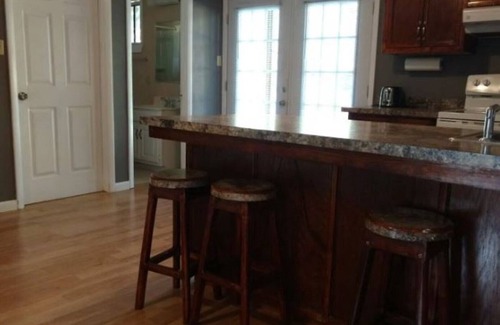Collegedale Apartment | A Comfy Place near SAU. Kitchenette, Private Entrance, Queen Bed, Bath.