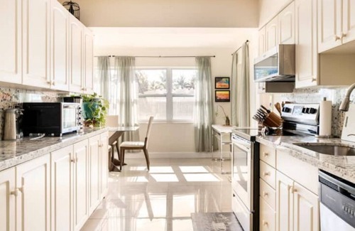 North Andrews Gardens House | A Comfy Stay By Shea Conveniently Located