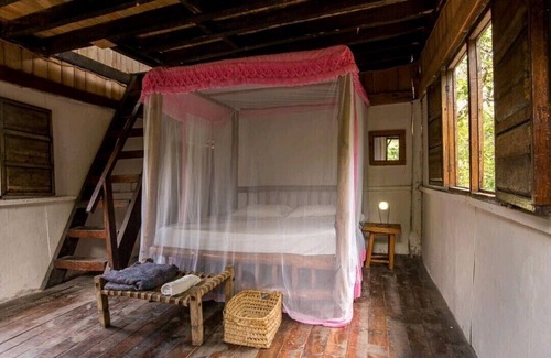Manyimbo Bed & Breakfast | A community based organization,Camping and accommodation based along Mida Creek,