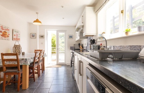 St Dogmaels House | A cosy cottage full of character, comfort & style.