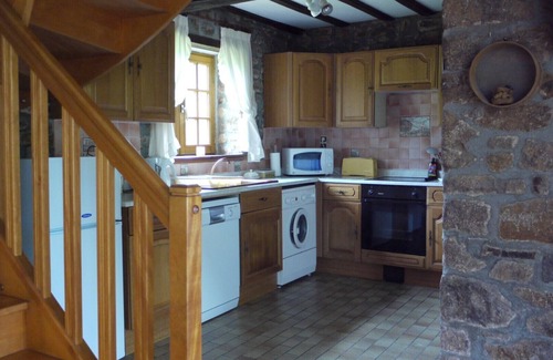 Juvigny-Val-d'Andaine Cottage | A cosy country cottage in a tranquil rural setting. Sleeps 4 in 2 bedrooms.