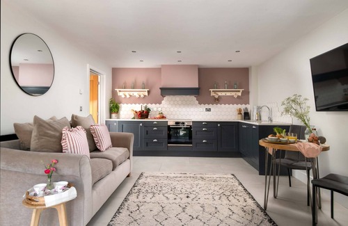 Carlisle Cottage | A cottage that sleeps 2 guests in 1 bedroom