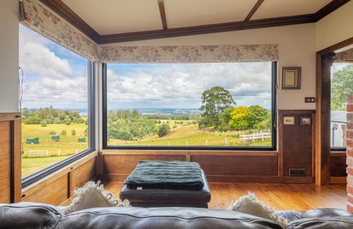 Kallista Bed & Breakfast | A Cottage with a View at Tudor Ridge