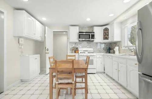Black Rock Historic District Apartment | A Courtland Escape