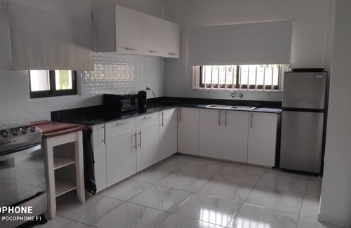 Paramaribo House | A cozy, detached vacation home in Care and Hope/Hermitage.