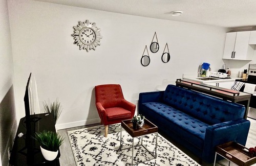 Northwest Edmonton Apartment | A cozy fully furnished 2Bedroom apartments, just 12 mins away from WEM