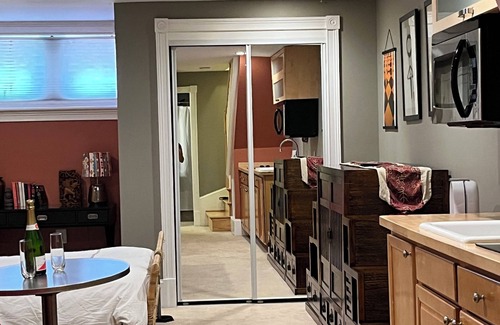 Cardozo Apartment | A Cozy-kept Secret Studio Located In The Heart Of 14/u St/logan Corridors