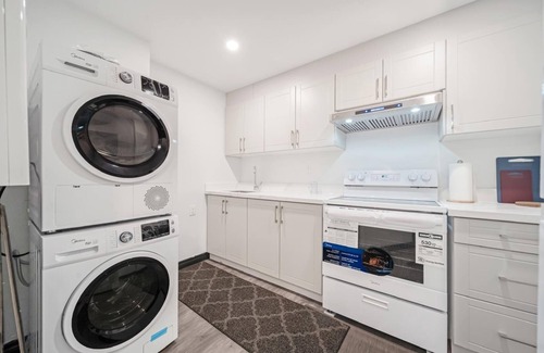 Beamsville Apartment | A Cozy Retreat: Home away from Home - 👋 Our Pool is now open 😍🏊‍♀️🎉🎊