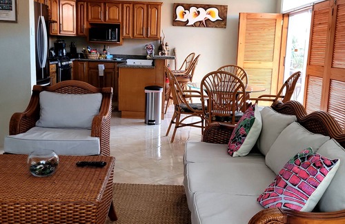 Marigot Bay Villa | A Cozy Retreat with Breathtaking Views, Minutes from the Beach:Casa Vista 2BR