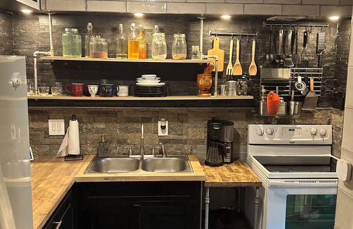 Kirkman South Condo | A cozy rustic NYC inspired Loft located in the oasis of Orlando prime loaction
