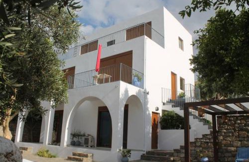 Archanes-Asterousia Apartment | A Crystal Clear House in Pyrgos, Heraklion Crete