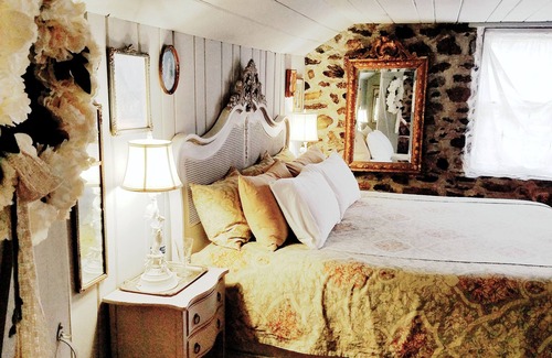 North Granby House | A European Country Getaway ~ 1930s Stone Cottage In Connecticut!