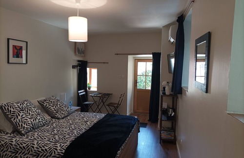 Chateauneuf-du-Rhone Bed & Breakfast | A haven of calm in the heart of an old town
