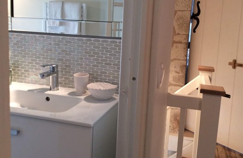 Faye-la-Vineuse Cottage | A hidden gem, French charm, private gardens, Loire on your doorstep.