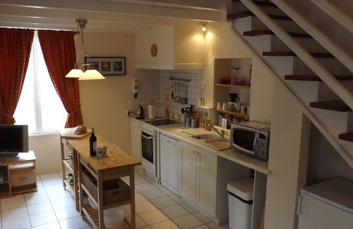 Bellevigne Cottage | A hidden gem, set within a pretty walled garden 3 Bed, 2 bathooms