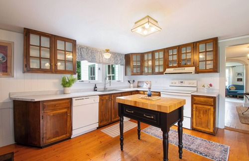Dresden Other | A historic, charming farmhouse in the heart of Midcoast Maine!