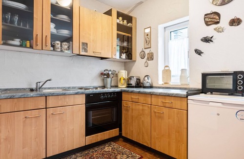 Oberveischede Apartment | A holiday home for 2 persons in a deer park