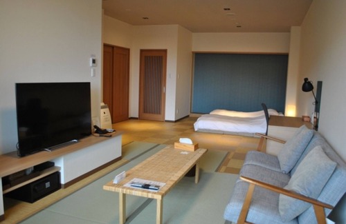 Ichinoseki Hotel | A Japanesestyle room with an indoor cypress bath /Ichinoseki Iwate
