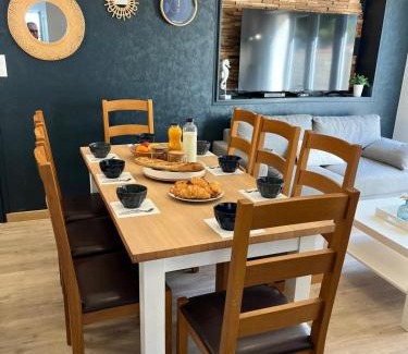 La Tranche-sur-Mer House | A l'ombre des pins