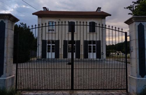 Saint-Nexans House | A la Gare