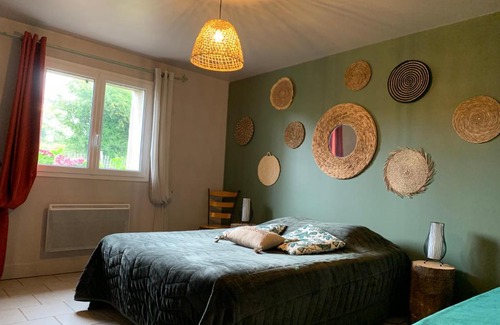 Bellegarde-Poussieu Bed & Breakfast | A La Mare du Vieux Chêne