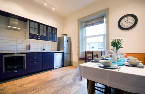 Brampton Bryan House | A large and stylish house with plenty of space for unwinding or a fabulous private party paradise.