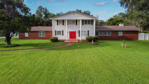 Brandon House | A Large Tropical Estate with 2 Acres of Space home