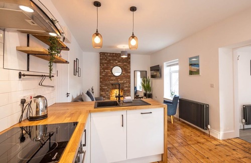 St Dogmaels Apartment | A light and airy apartment for 2 or 4 in the heart of St Dogmaels