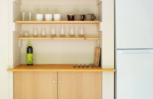 Kingston House | A light and spacious house with deck in the heart of historic Kingston
