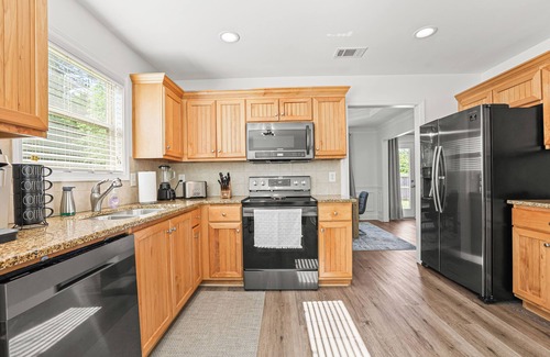 Lawrenceville House | A Luxurious, Newly Renovated Ranch (2012 sqft)