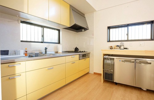 Atami House | A modern Japanese hot spring inn with an openair bath A relaxing space with a garden/Atami Shizuoka