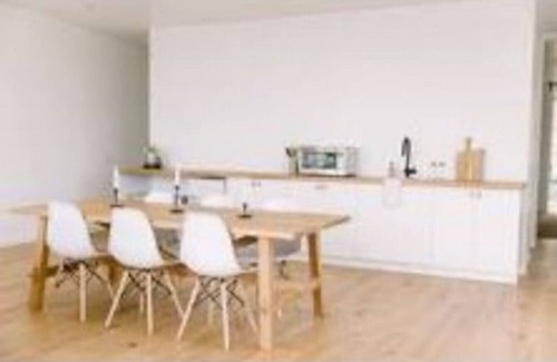 Bonita House | A modern light-filled haven in a tranquil setting