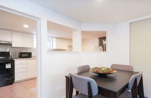 Richmond Hill House | A Modern Private Basement Suite – Richmond Hill