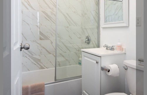 Westlake Apartment | A Perfect Space For Two! Near DTLA