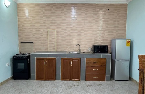 Nungua House | A Place of Peaceful Refuge