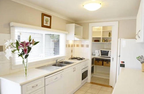 Golden Point House | A Place to Stay - Barkly & Haymes