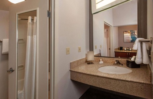 Newark Resort | A Place You'll Surely Enjoy! TWO Comfortable Units, Pet-friendly, Indoor Pool!