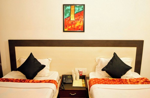 Bodh Gaya Bed & Breakfast | A popular 5-bedroom bed and breakfast accommodation in Bodh Gaya.