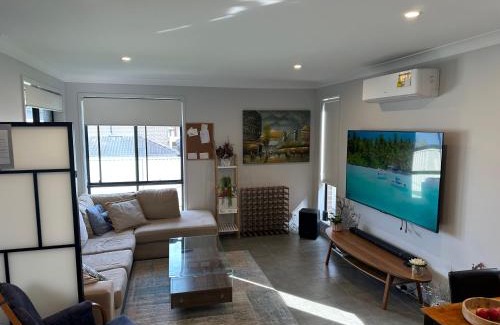 Austral House | A Private Ensuite with AC and TV